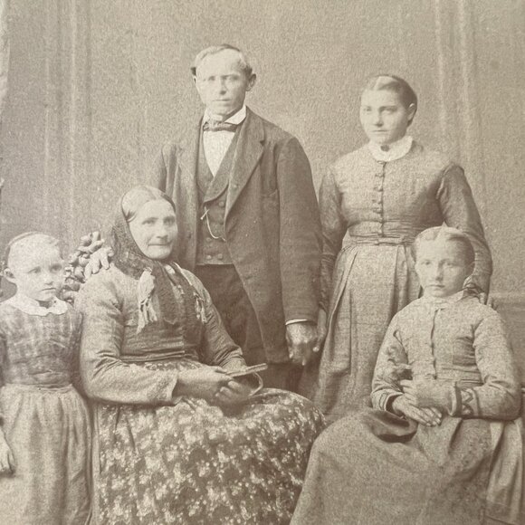 Antique Vintage Portuguese Portrait Photo Family Portugal Avo Headscarf Aprons - Picture 2 of 9